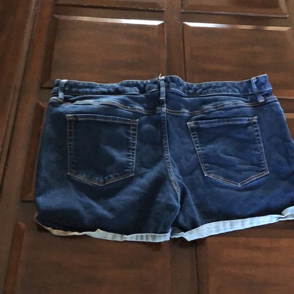 Women’s size 22W AVA & VIV midi blue Jean shorts - Picture 7 of 7